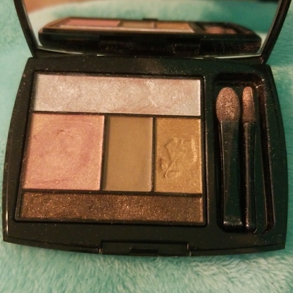 Lancome Eyeshadow Palette in Petal Pusher - Picture 1 of 2