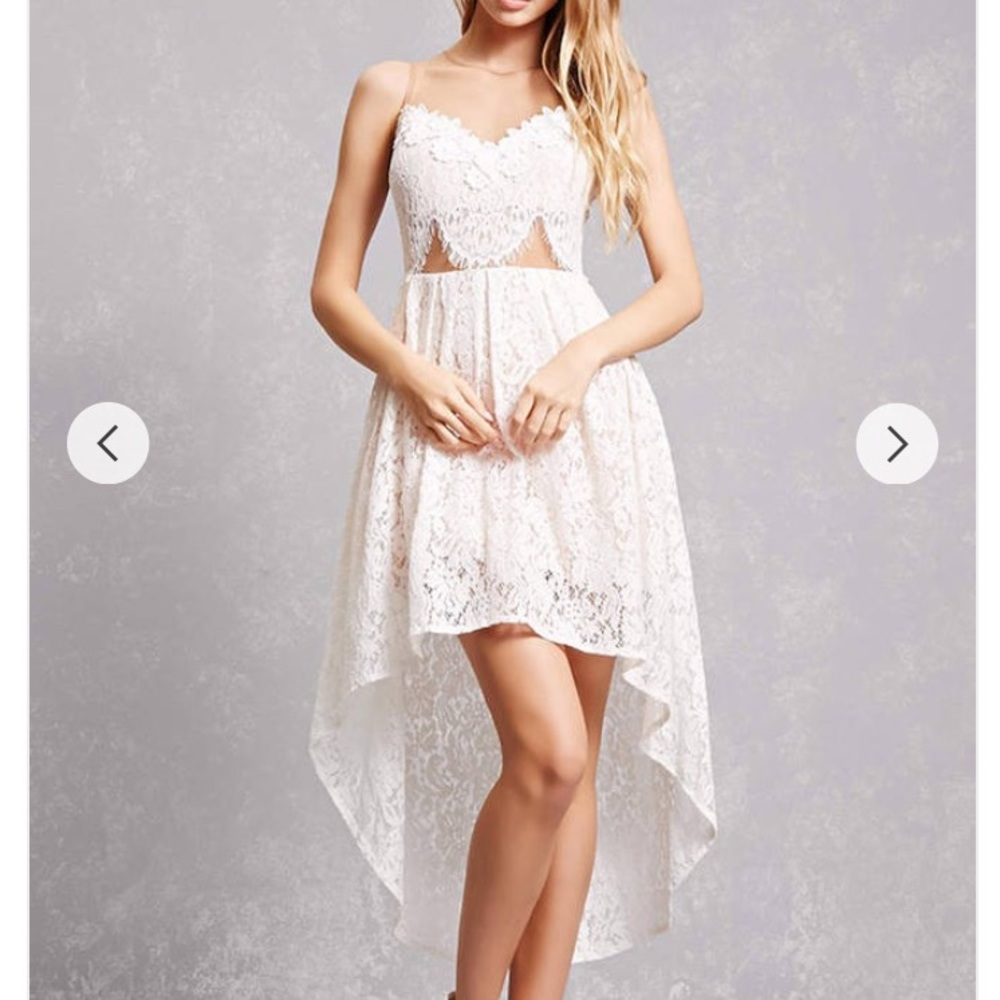 👰🏼 High low lace lined white lace dress