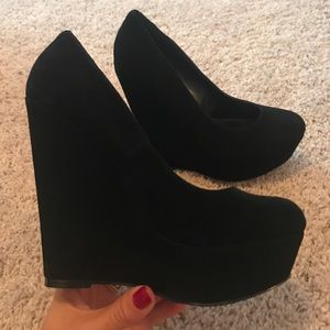 Steve Madden Prissy Wedge Size 7