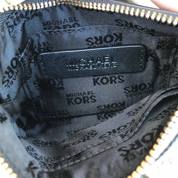 Michael Kors Coin Purse + 2 bonus purses - Picture 4 of 7