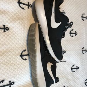 Nike Roshe Size 9