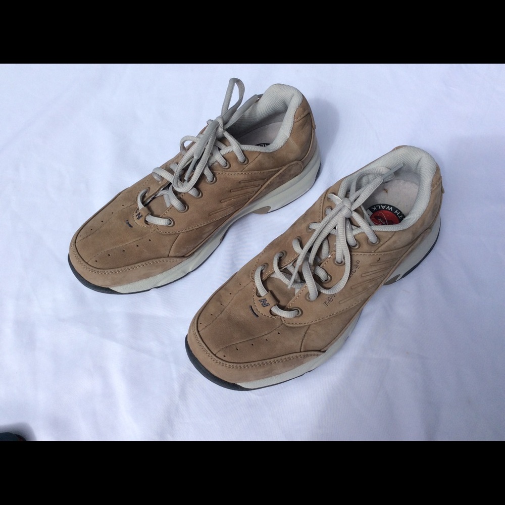 New balance 627 suede tennis shoes.