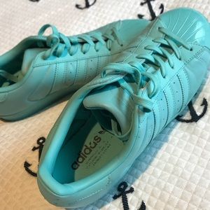 Seafoam Superstars Size 9