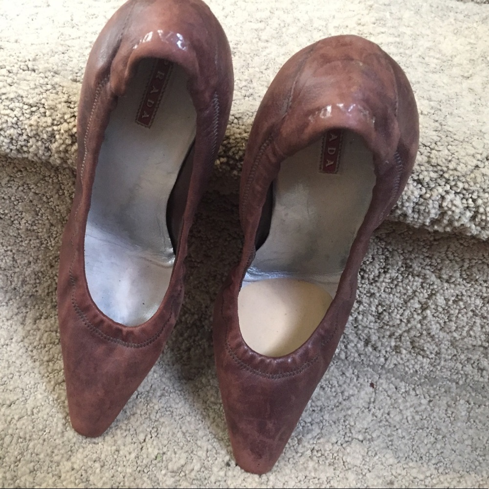 Prada  Brown leather shoes