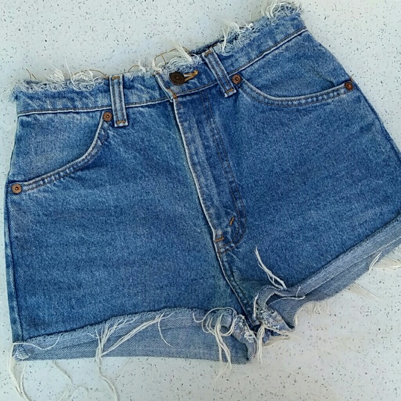 Levi's Pants - 🎀Levi's VINTAGE HI WAIST DESTROYED JEAN SHORTS🎀