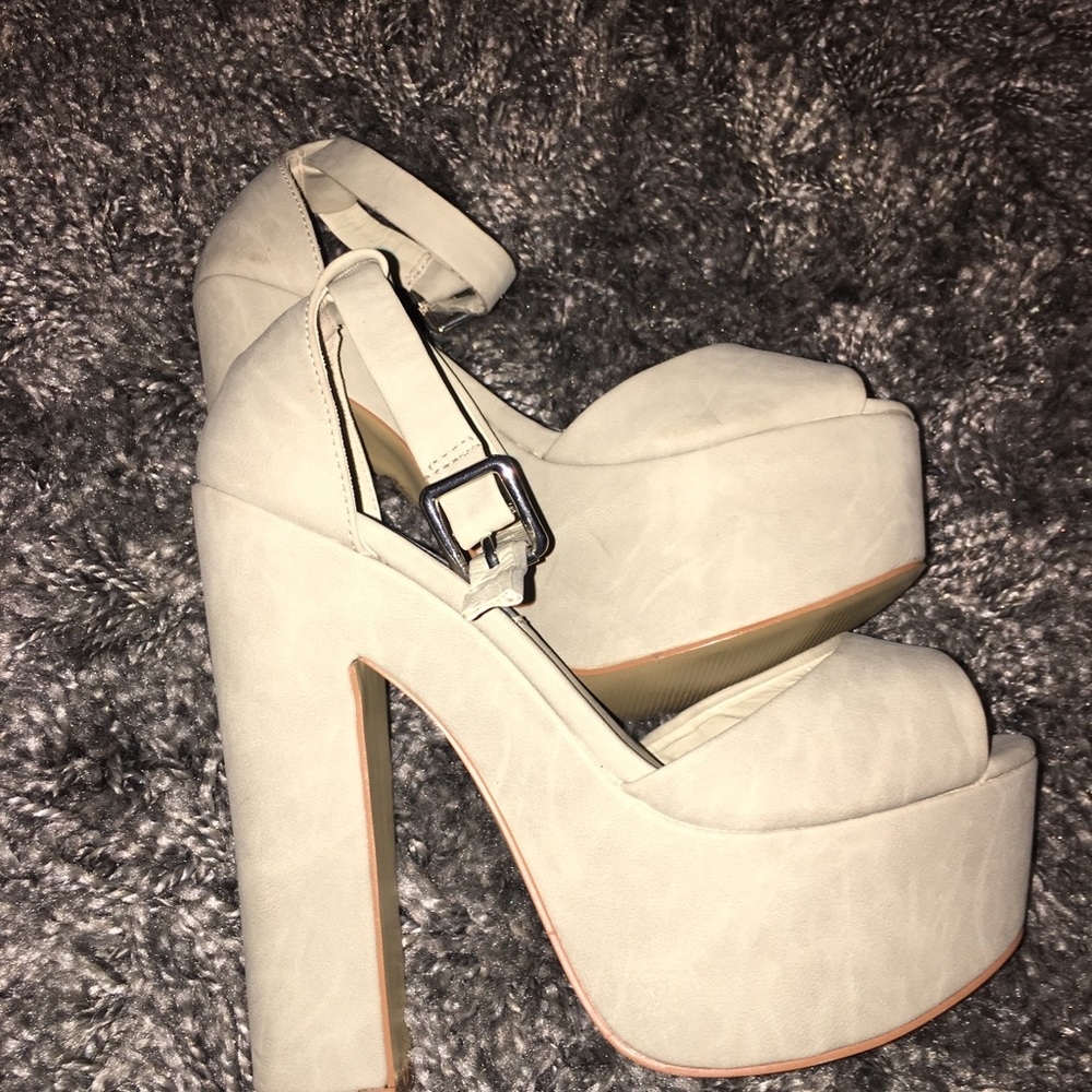 Steve Madden Platform Heels - Picture 2 of 3
