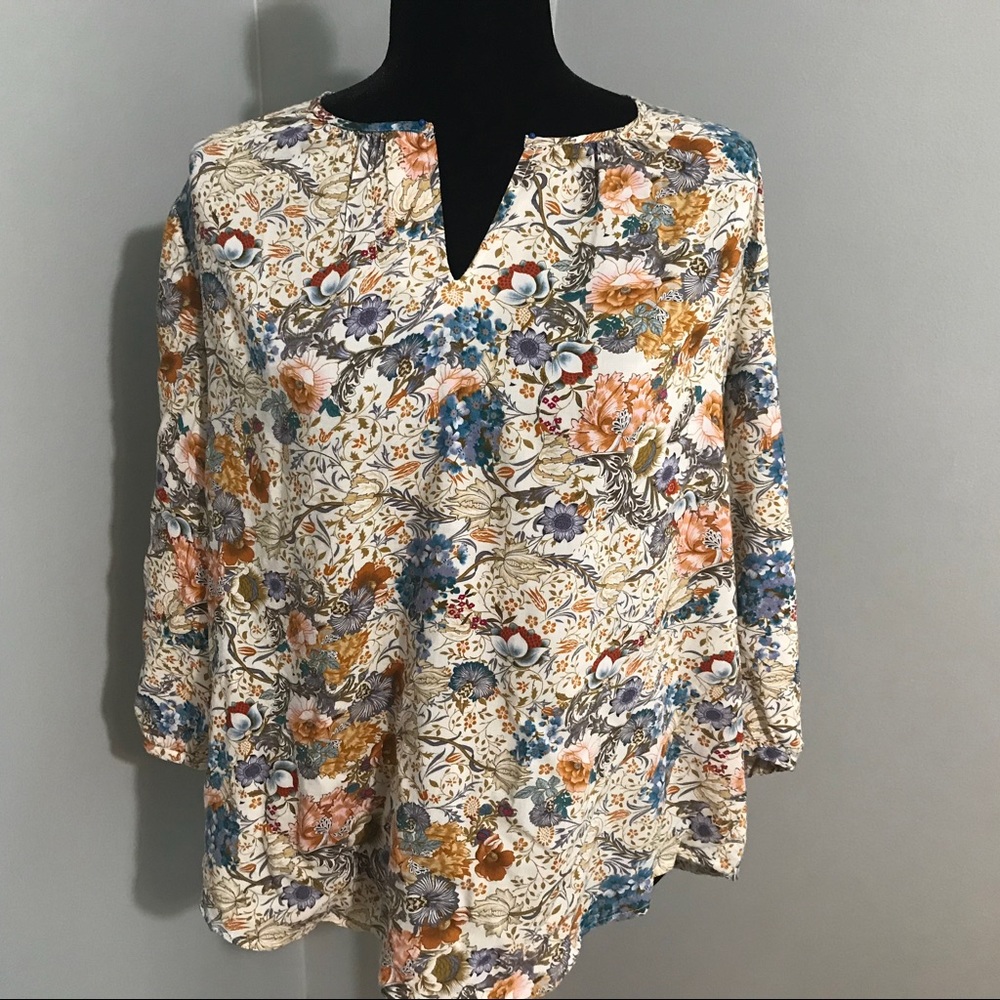 Lucy & Laurel Floral Peasant Blouse