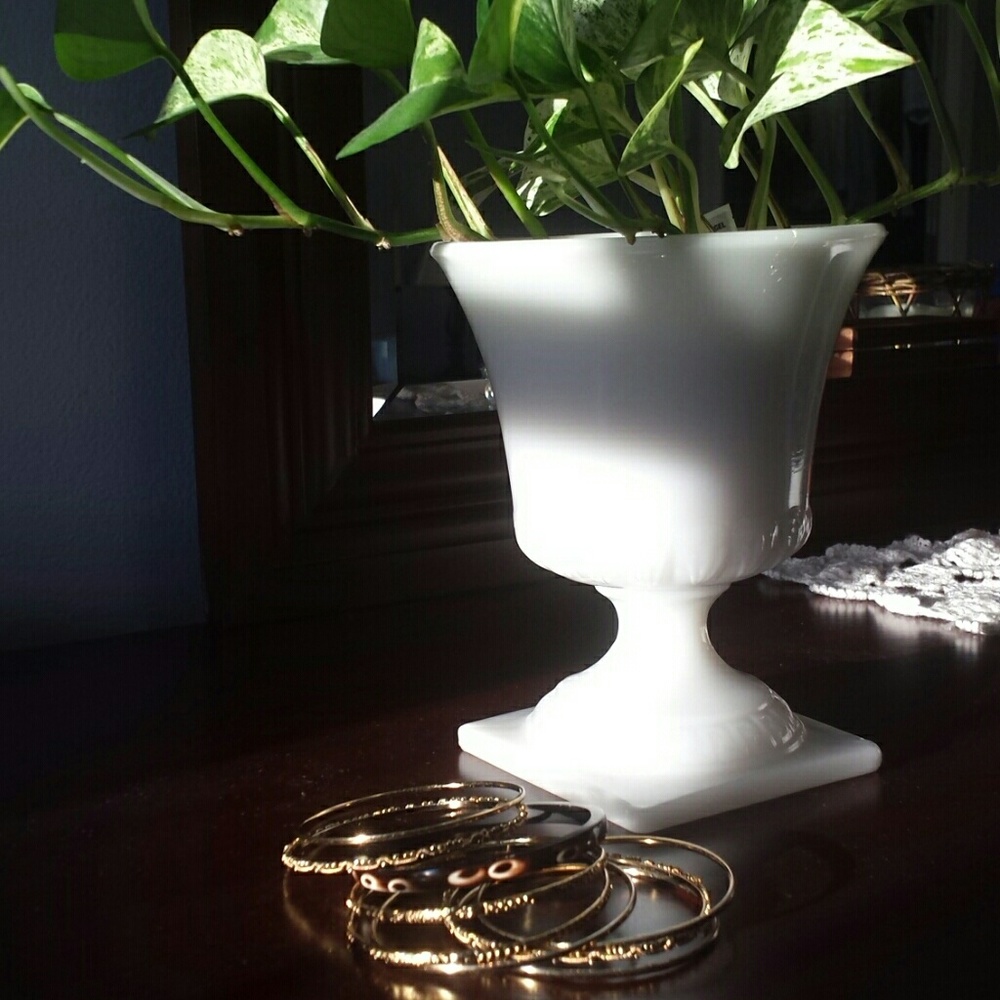 Set of 9 bangle bracelets, gold and tortoise shell