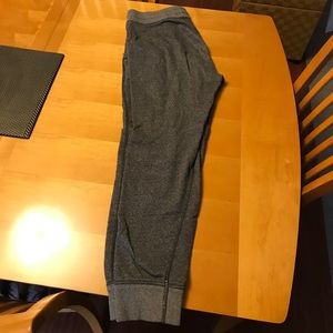 American Eagle Joggers (SIZE MEDIUM)