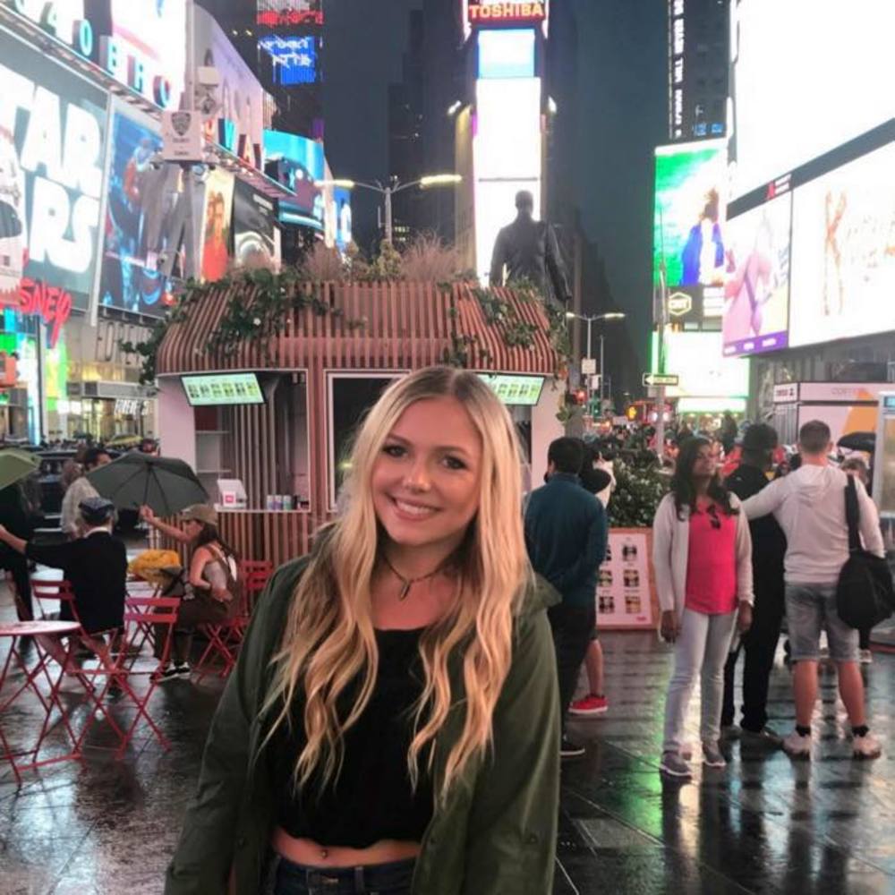 Meet your Posher, Stephanie