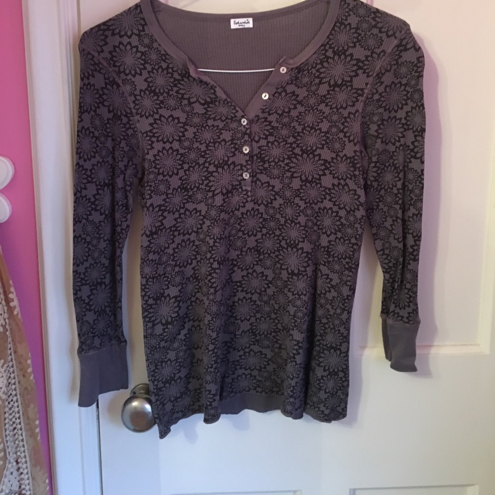 Super cute splendid 3/4 sleeve.Size small.