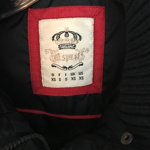 Esprit Toggle Puffer Vest - Picture 5 of 8