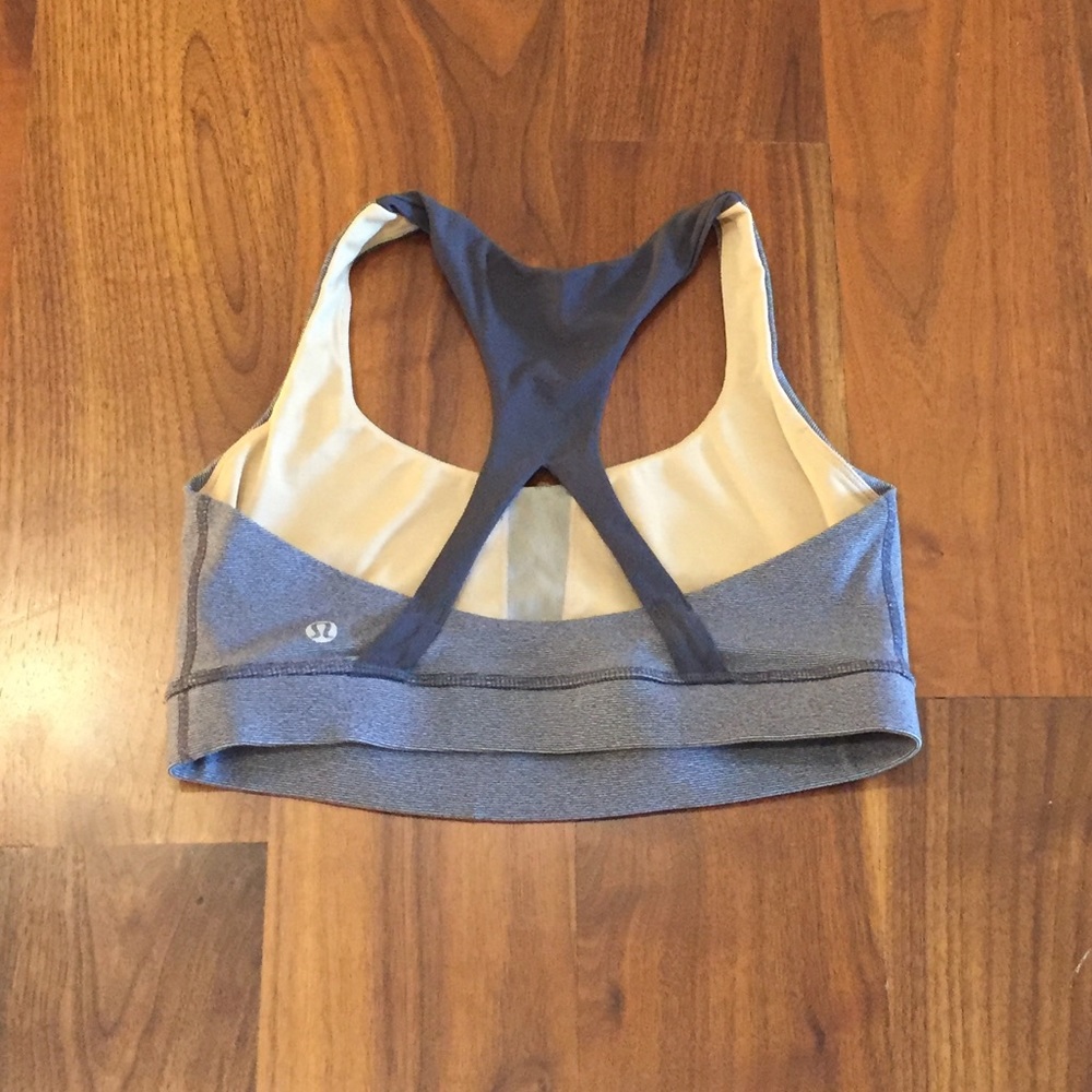Lululemon 50 rep bra, size 6, grey wee stripe