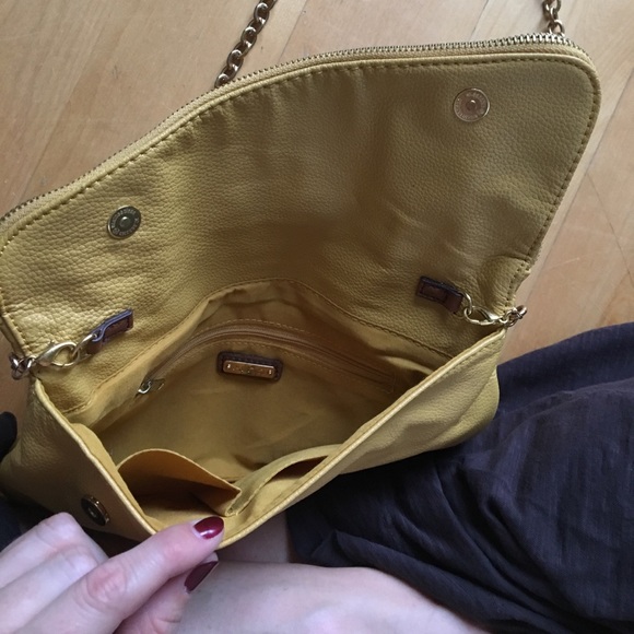 Aldo Yellow, tan, and gold clutch - Picture 2 of 5