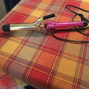 Hot tools 1 1/4” curling iron.