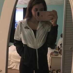❤️⬇️🎉 Nike windbreaker