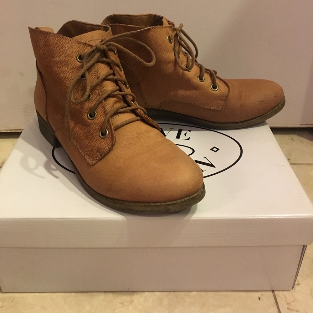 Steve Madden rubin leather ankle booties