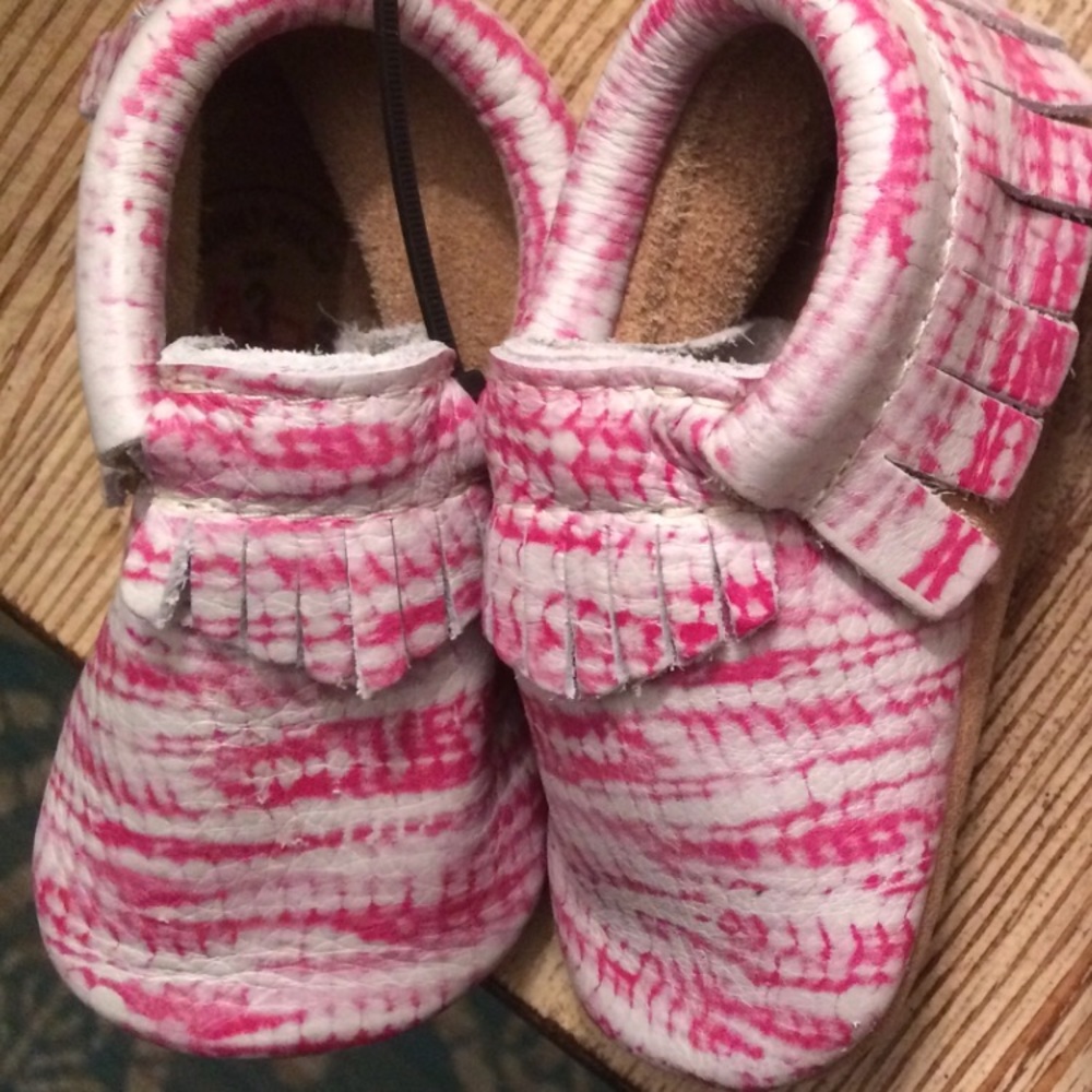 Sz 3 pink tie dye Freshly Picked Moccasins