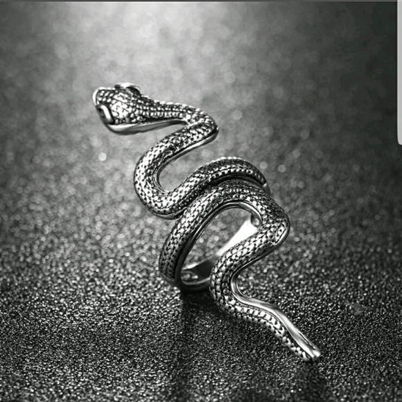 Cool Snake Ring - Picture 3 of 4
