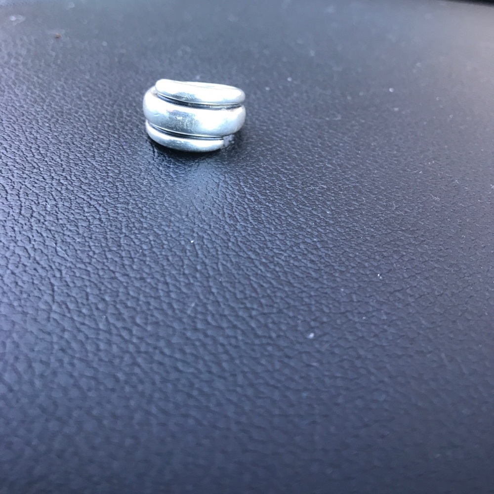 James Avery retired rolling band ring sz 5