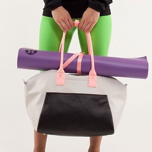 Lululemon “Vinyasa to Vino” tote/yoga bag/gym bag