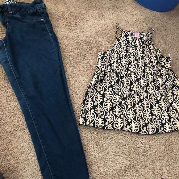 Clothes - Picture 2 of 8