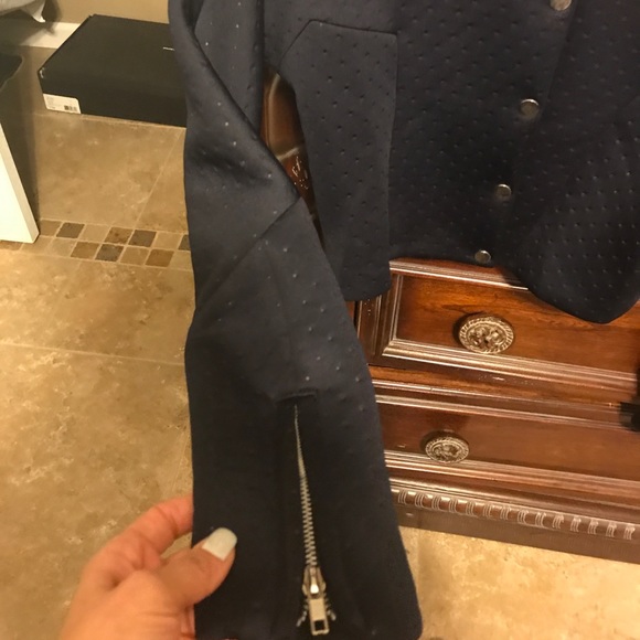 Jacket - Picture 2 of 5