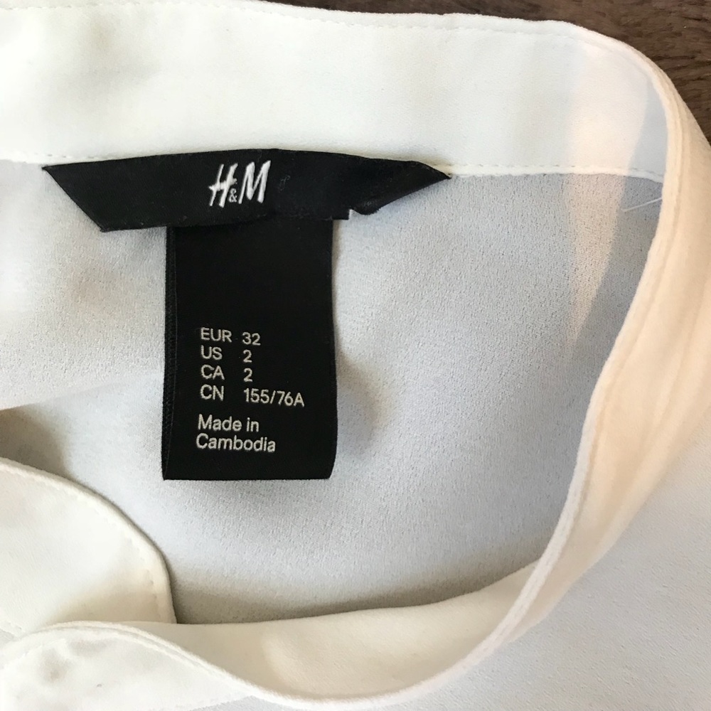 H&M Chiffon Top - Picture 3 of 3