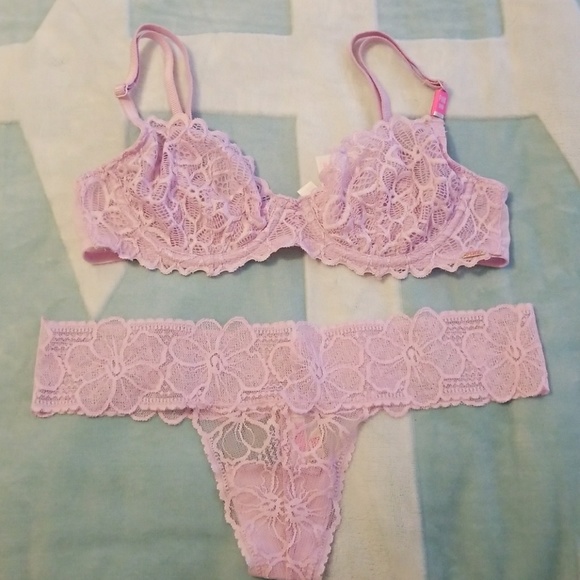SET! PINK Victoria's Secret bra & thong - Picture 2 of 8