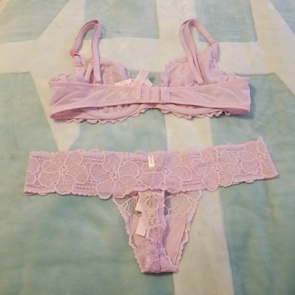 SET! PINK Victoria's Secret bra & thong - Picture 6 of 8