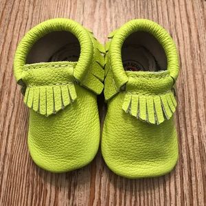 Electric palm Sz 2 freshly picked moccasins
