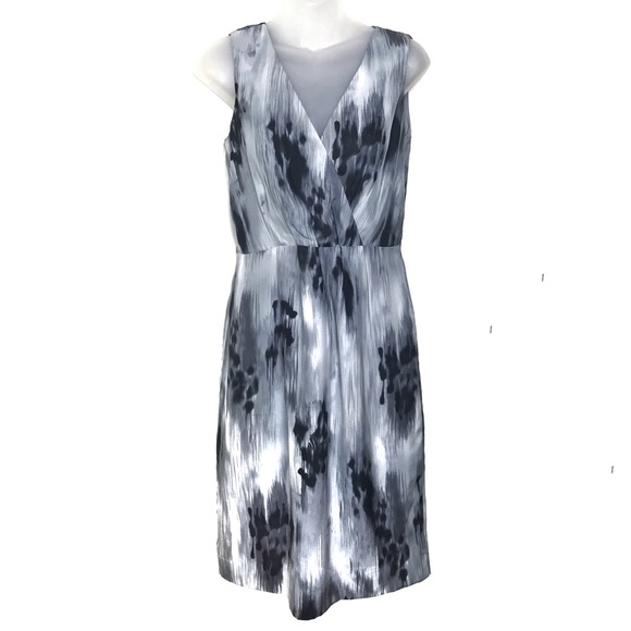 Banana Republic Dresses & Skirts - Banana Republic Silk Black & Gray Dress