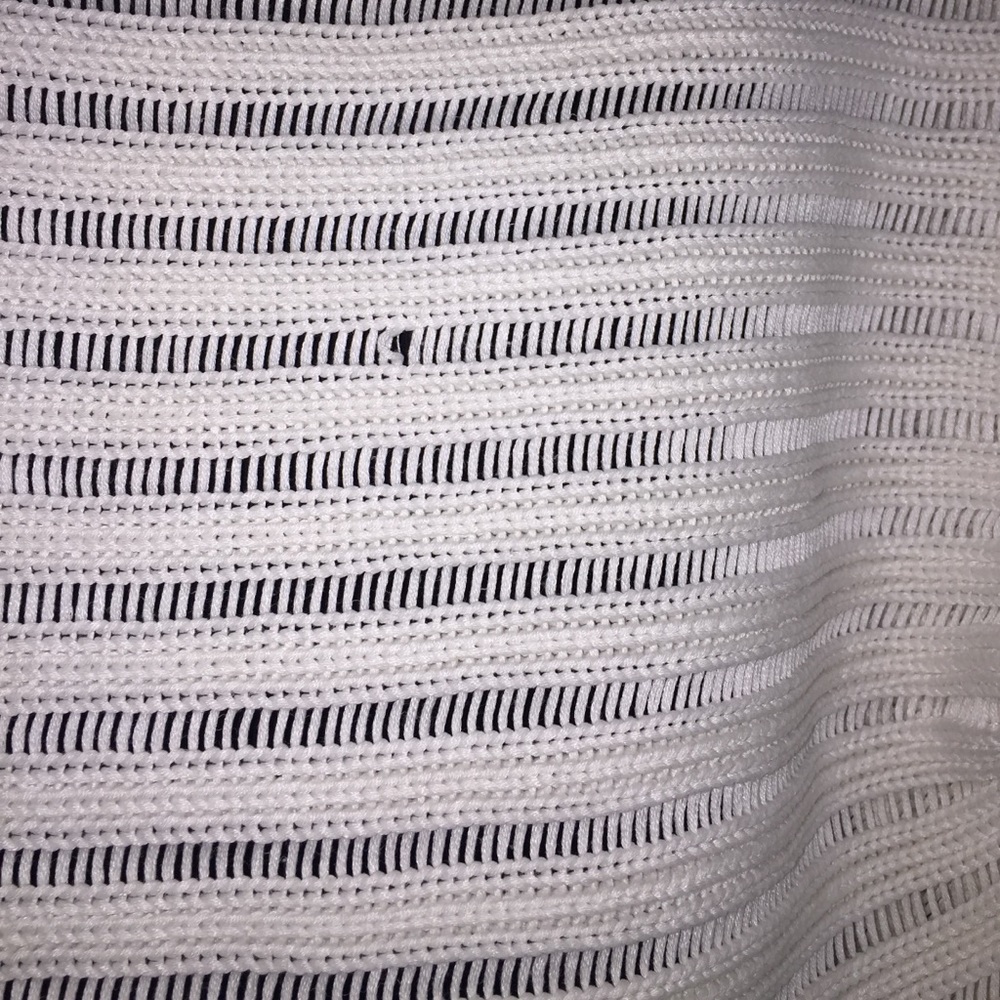 Armani Exchange white shrug M/L - Picture 3 of 4