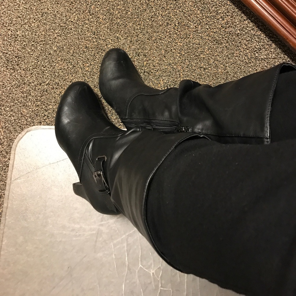 Super cute black heeled boots