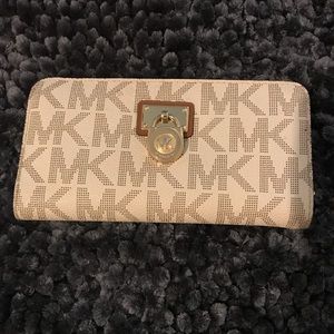Zip around Michael Kors Wallet