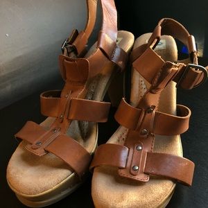 Dr. Scholls candid heel