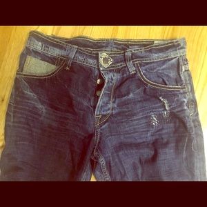 575 jeans