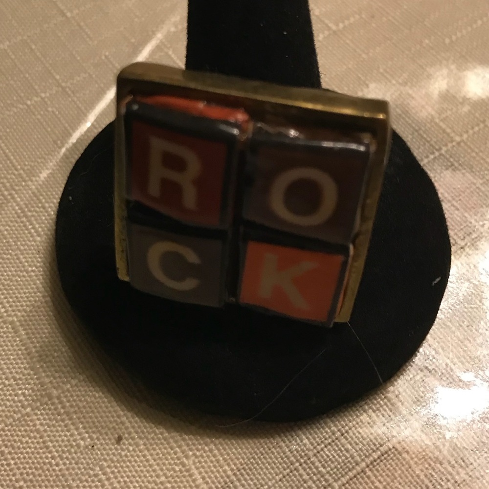 Rock tile vintage ring