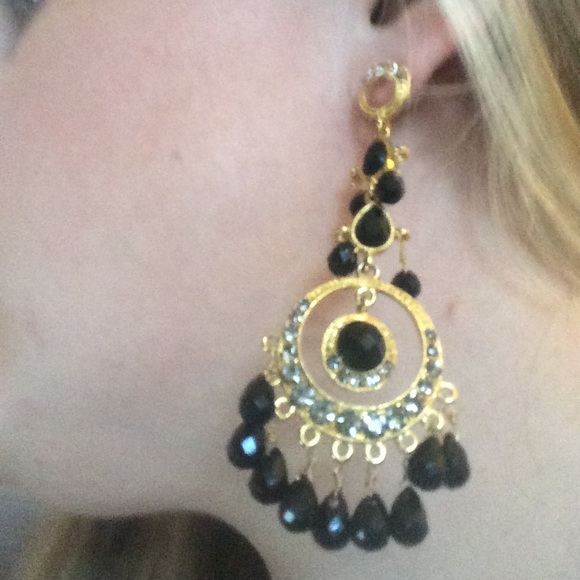 Gold chandelier black beaded earrings - Picture 2 of 4
