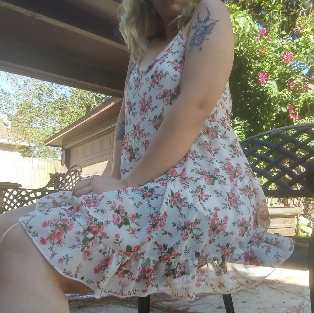 Floral String Back Dress - Picture 2 of 2