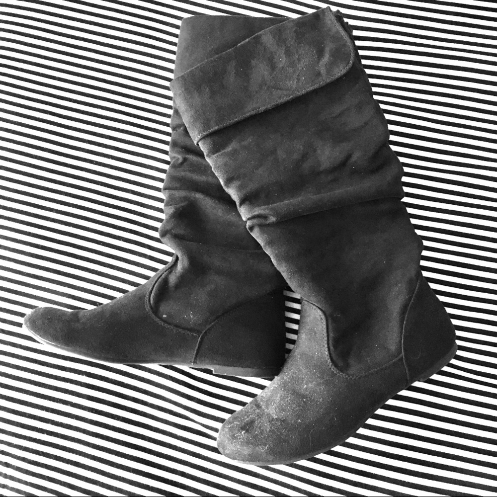 Kohl’s black calf boot