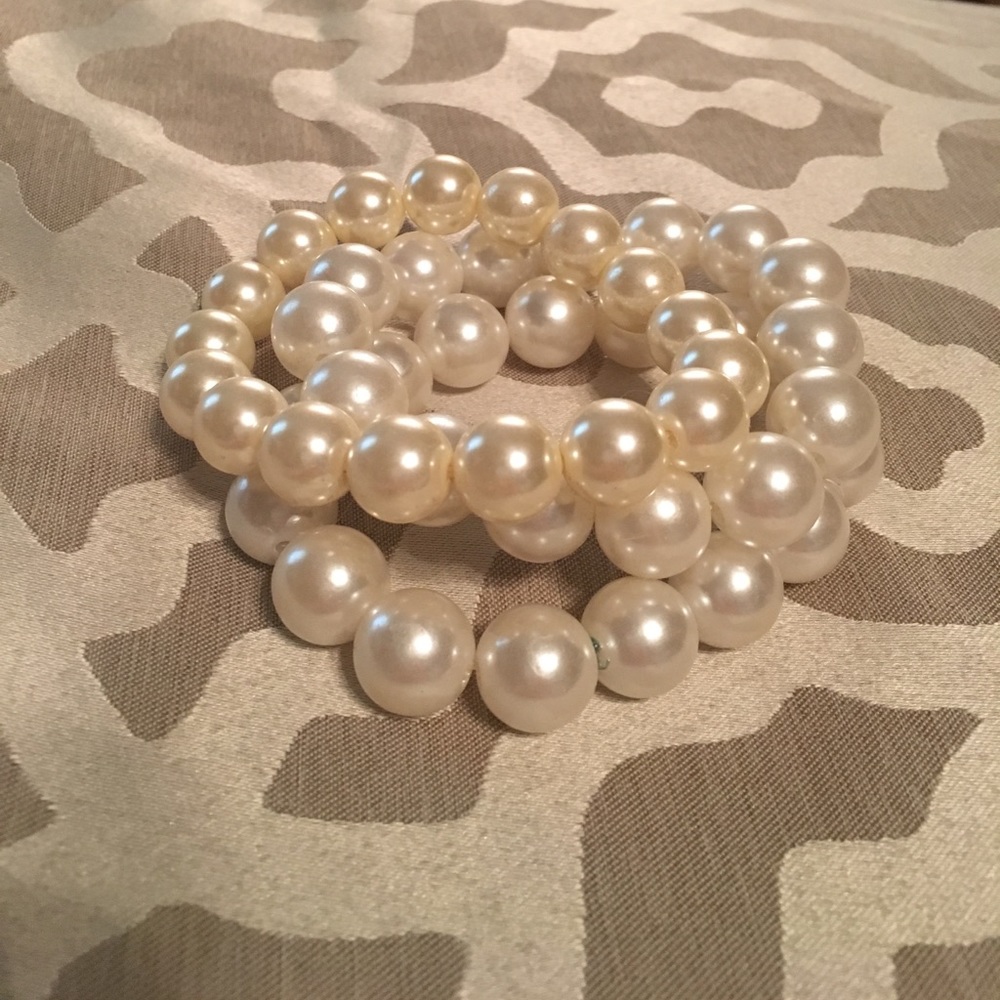 Stackable pearl bracelets