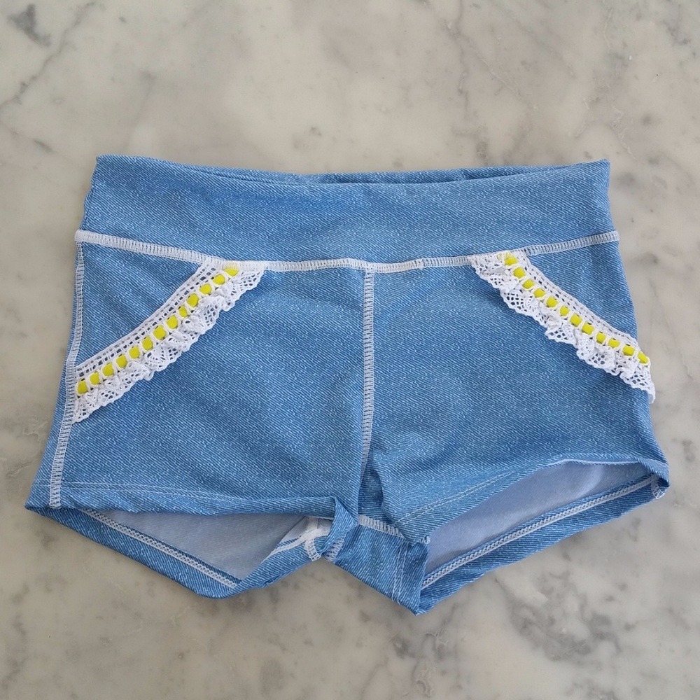 NWT California Kisses dance shorts girl sz L