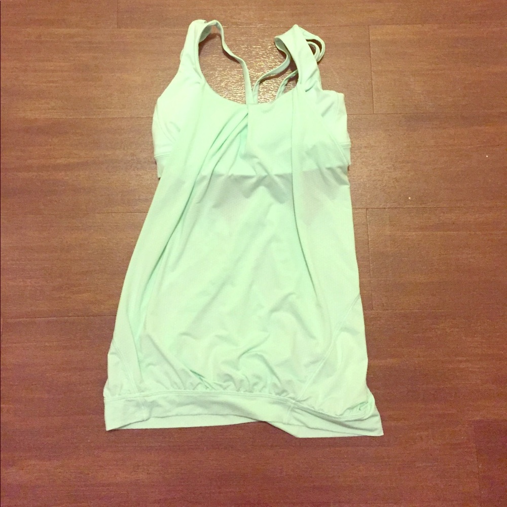 Mint LuLu lemon tank with built in bra