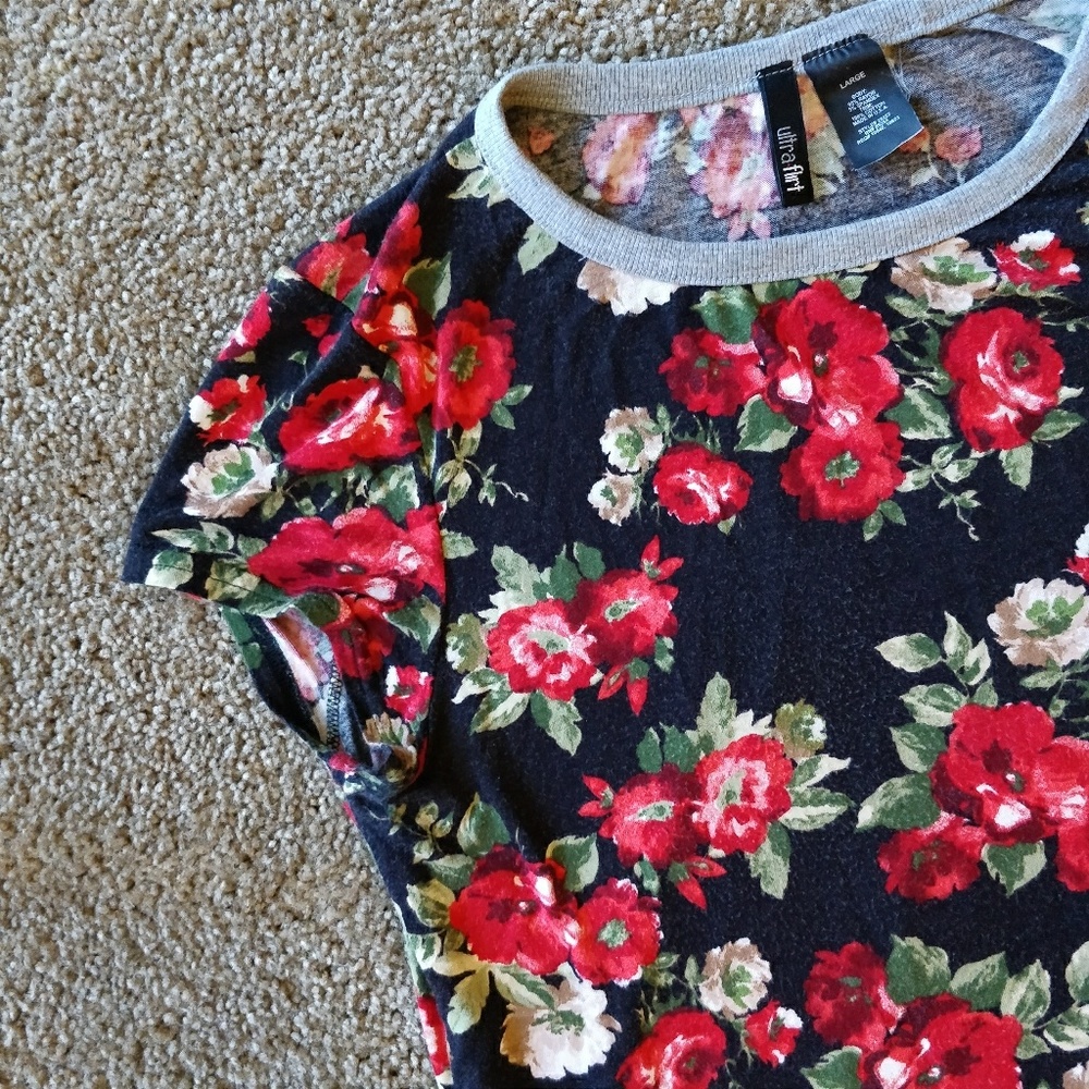 Floral cropped tee