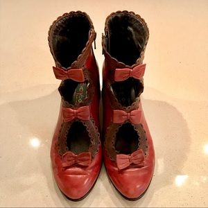 Everybody brand wine booties 38