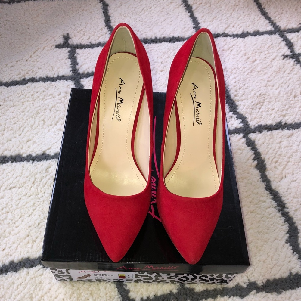 Beautiful Red Velvet Heels Size 7