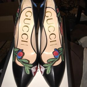 SOLD Gucci Malaga kid Nero high heels brand new