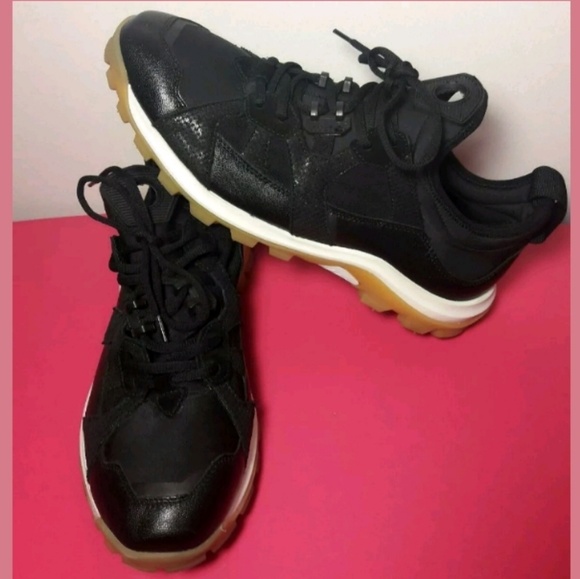 🌟SOLD🌟FLASH SALE HAPPY HOLIDAYSHUGE SAVINGS - Picture 2 of 8