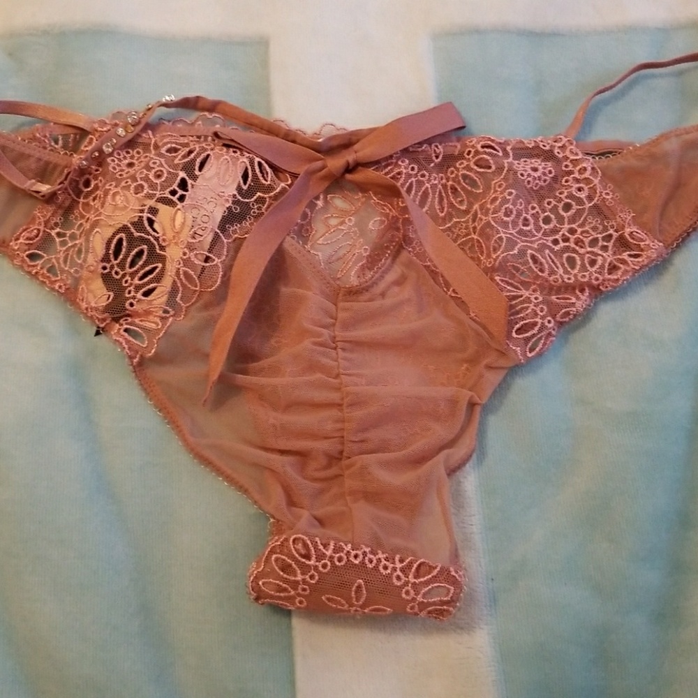 Victoria's Secret Designer Collection sexy panty - Picture 5 of 7